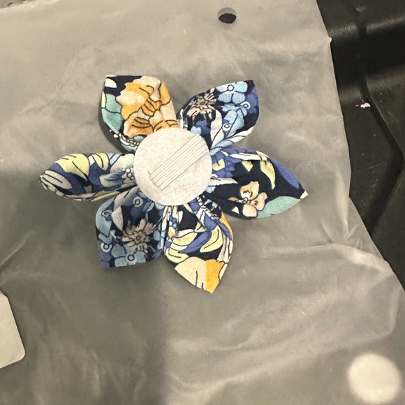 NWT Cute Floral Leash, Collar and Bow Set - Picture 3 of 7